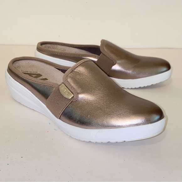 Anne Klein AK Sport Bronze Metallic Slip On Wedge Slides Mules - Picture 2 of 16